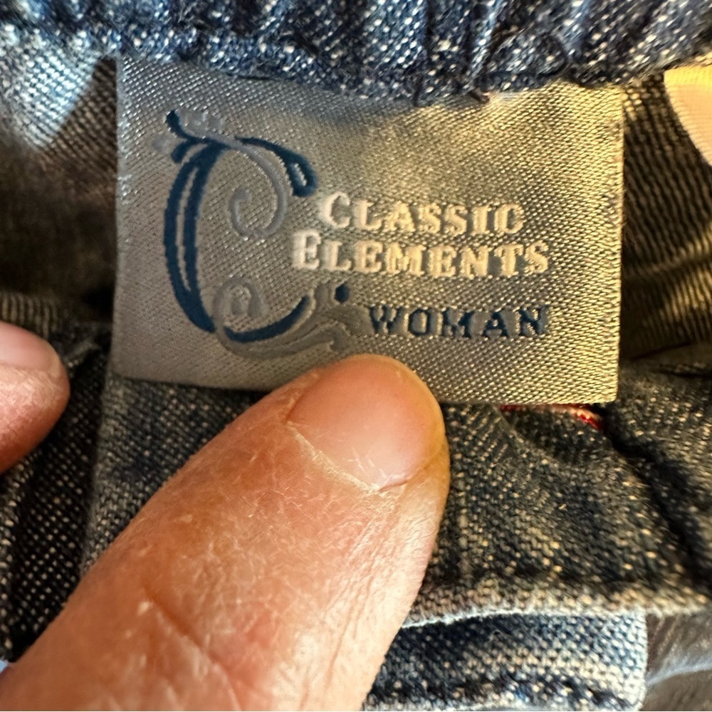 Classic Elements Woman Blue Embroidered Cropped Jeans, Size: 24-26W - Picture 5 of 8